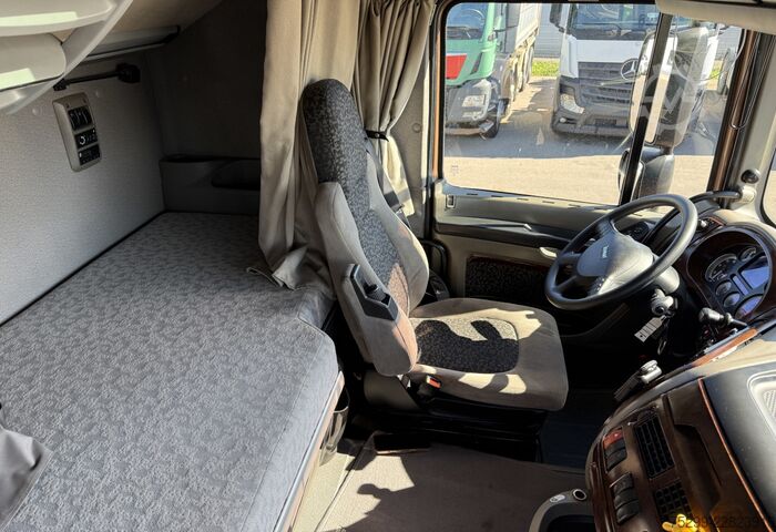 Plattewagen met zeil DAF XF 105.410 4x2 Plane/HB / Swiss-Vehicle