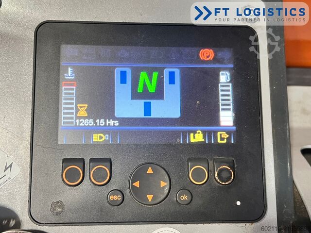 Wózek widłowy czterokierunkowy Combilift C4000 DIESEL TRIPLEX 6800 FORK POSITIONE