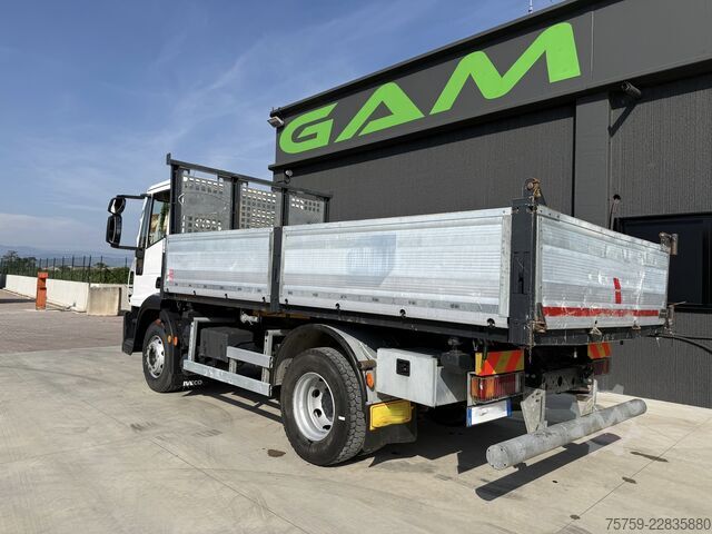 Camión volquete trilateral Iveco Eurocargo 140E18