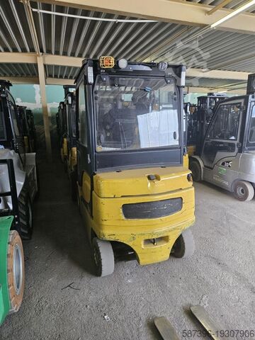 Elektrische vorkheftruck met 4 wielen Yale ERP35VL