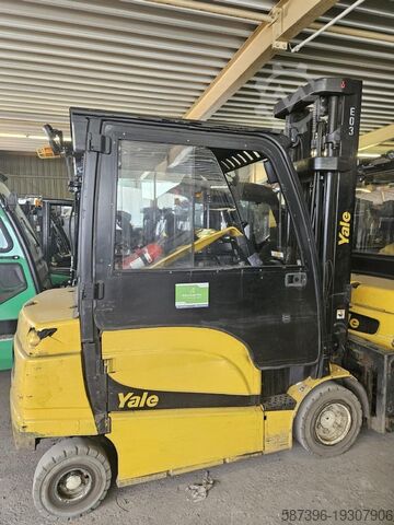 Elektrische vorkheftruck met 4 wielen Yale ERP35VL