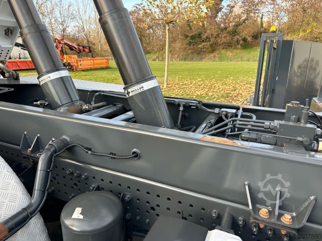 Trójstronna wywrotka MERCEDES-BENZ Arocs 3251 8x4 MEILLER Bordmatik Plane