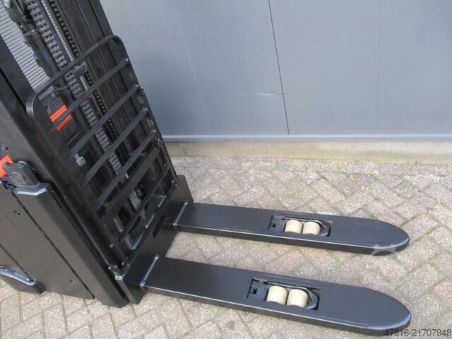 Carretilla elevadora TOYOTA SWE160L