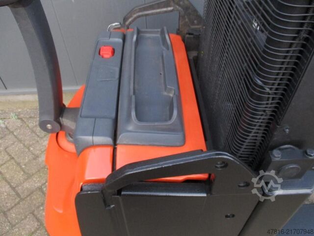 Carretilla elevadora TOYOTA SWE160L