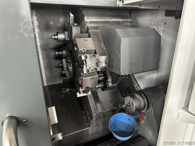 Centru de strunjire și frezare CNC HAAS ST-15
