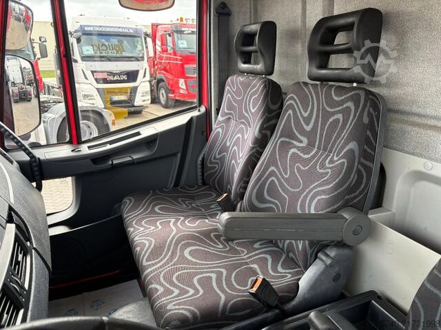 Posuvná plachta Iveco EUROCARGO 90E18 + EURO 5 + LOW KM + 3 STOELEN