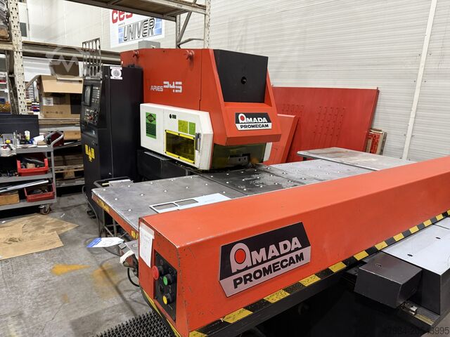 Máquina de perfuração e dobragem AMADA ARIES 245