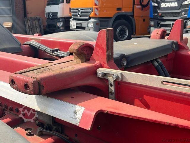 Abrollkipper MAN TG-S 26.440 6x2-2 BL Abrollkipper Schub/Knickarm