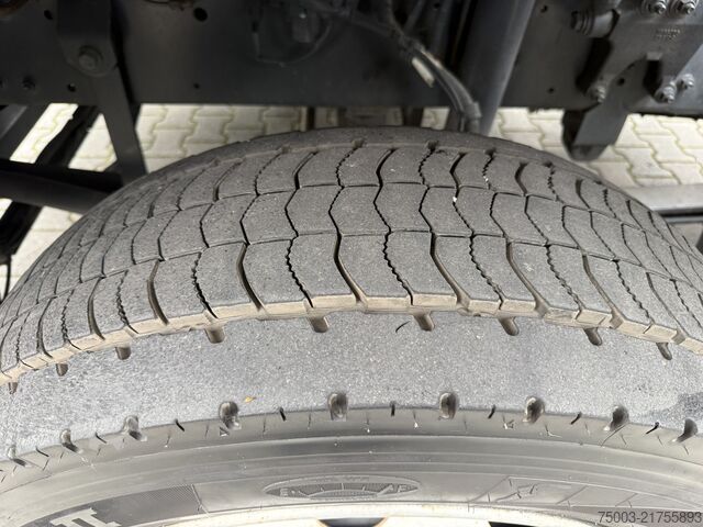 Tipper truck Daf CF 220 Haken Ex-Flughafen