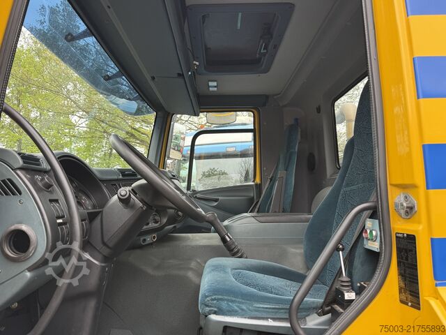 Tipper truck Daf CF 220 Haken Ex-Flughafen