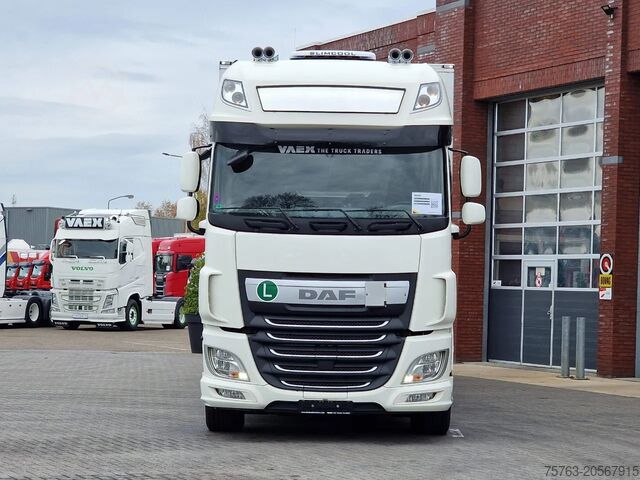 Viehtransport DAF XF 440 SuperSpaceCab 6x2*4 - 2 deck Closed Live...