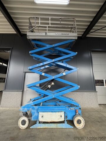 JLG 2646ES Scherenarbeitsbühne, Baujahr 2006, 1.300 Betriebsstunden, 10 m Arbeitshöhe. JLG 2646ES schaarlift schaar hoogwerker 2006 / 1300uur