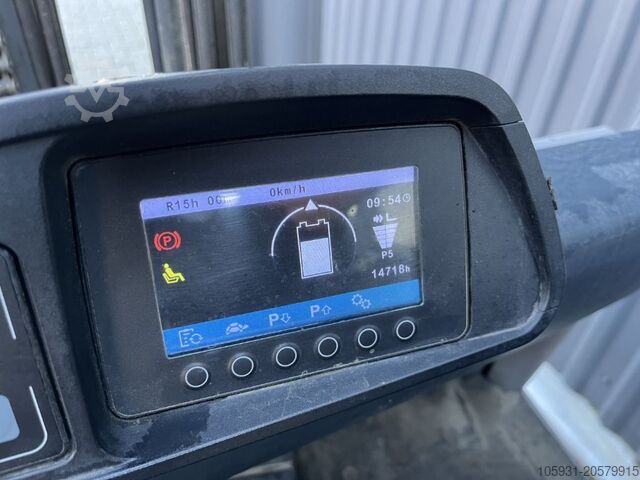 Elektryczny wózek widłowy 3 kołowy Jungheinrich EFG220