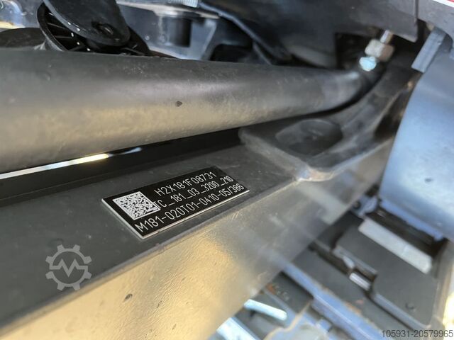 Elektryczny wózek widłowy 3 kołowy Linde E14-02