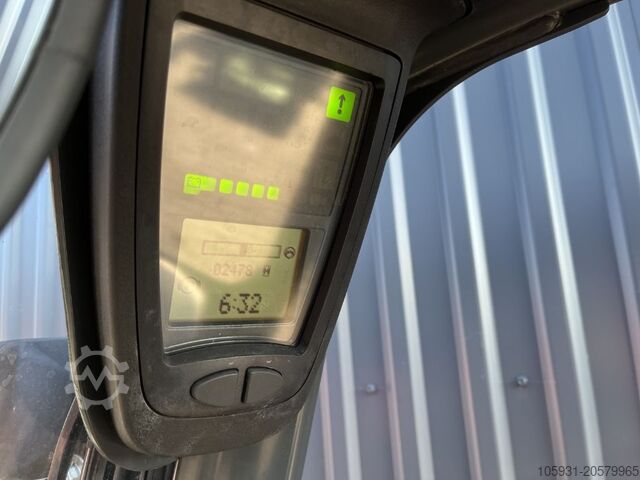 Elektryczny wózek widłowy 3 kołowy Linde E14-02