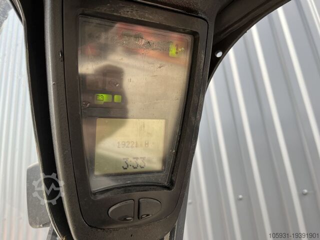 Stivuitor electric cu 3 roți Linde E16L