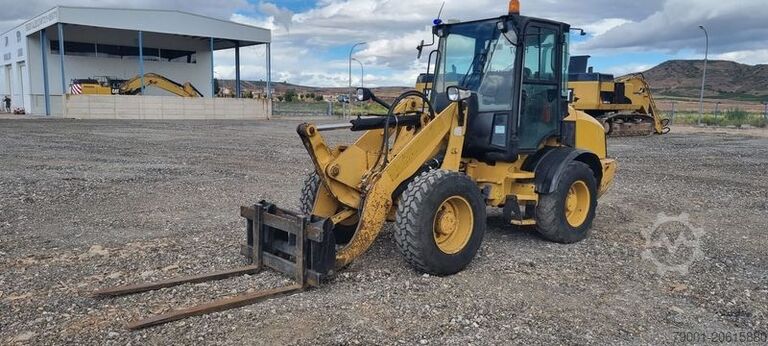 Pala gommata Caterpillar 908 H