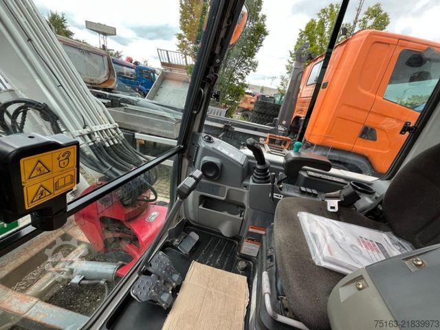 Mini-pelle TAKEUCHI TB 250 Minibagger Powertilt+Löffel nur 1902h