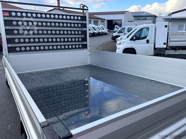 Tippbil skåpbil MAXUS Deliver 9 Chassis L3 Kipper Bawer Box AHK 147Ps