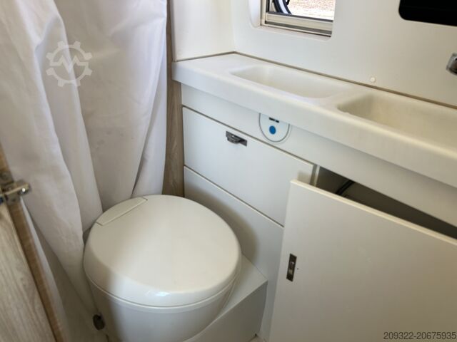 Caravana/autocaravana Fiat Weinsberg Carabus 600 K | 4 Posti Letto | Completamente Attrezzato