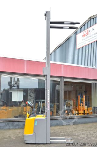 Empilhadeira alta Jungheinrich ERC 214