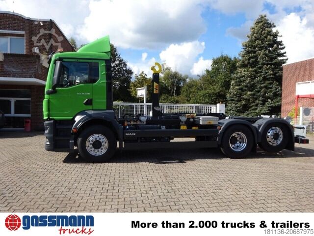 Autocamion cu cârlig pentru containere MAN TGS 26.520 6x2-2 BL, Liftachse