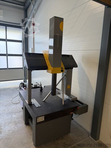 Mașină de măsurat în coordonate Brown & Sharpe Mistral 775