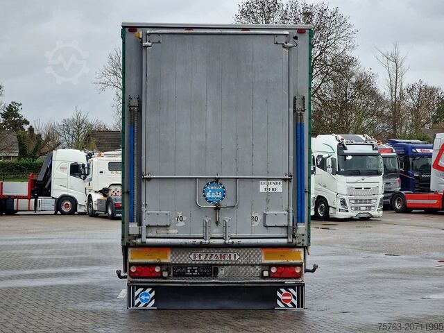 Szarvasmarha-szállítás Pezzaioli 4 deck - Water & Ventilation - Lifting floors -...