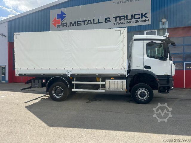 Valníkový nákladní automobil s plachtou MERCEDES-BENZ 1827 Arocs 4x4 Fahrschulausrüstung