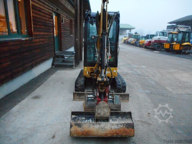 Minigraafmachine Caterpillar 302 CR mit POWERTILT