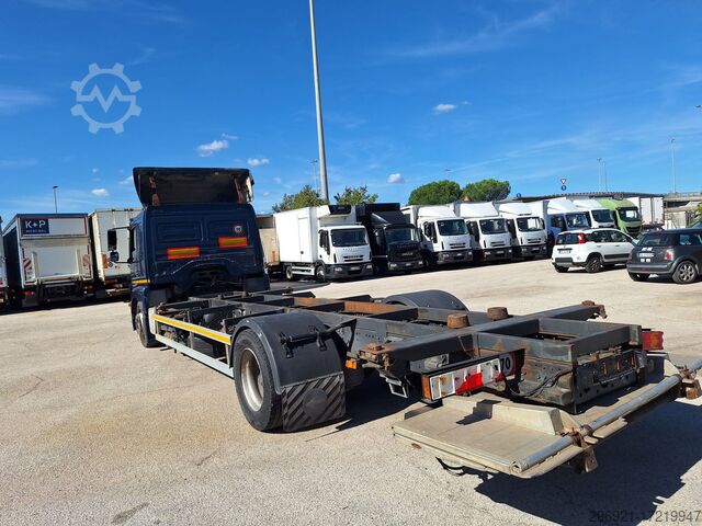 Výměnná nástavba nákladního automobilu Mercedes-Benz Axor 1800