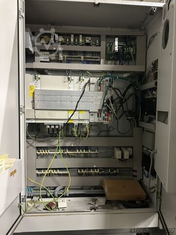 CNC obráběcí centrum - vertikální MIKRON VCP 1350