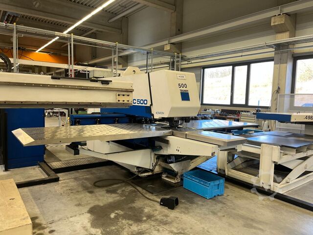 Maszyna do wykrawania i wykrawania szczelinowego TRUMPF Trumatic 500 R FMC