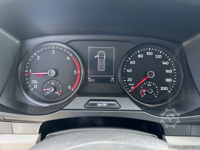 Panelová dodávka VW Crafter Kasten mittellang Hochdach FWD 35 2.0TDi 103kW AHZV PDC Sortimo Einbau