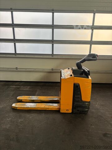 Manuseadores de contentores Jungheinrich ERE 120/C20