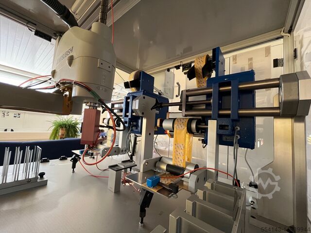 Assembly cell with Mitsubishi robots, among others Mitsubishi RH-6SDH5520-S312