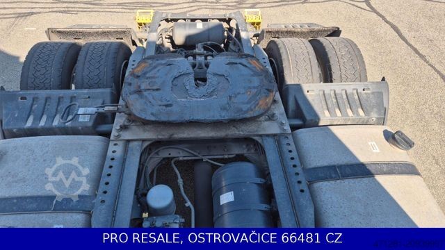 Trator de grande volume FORD F - MAX 1850 MEGA EURO6 + NAVI