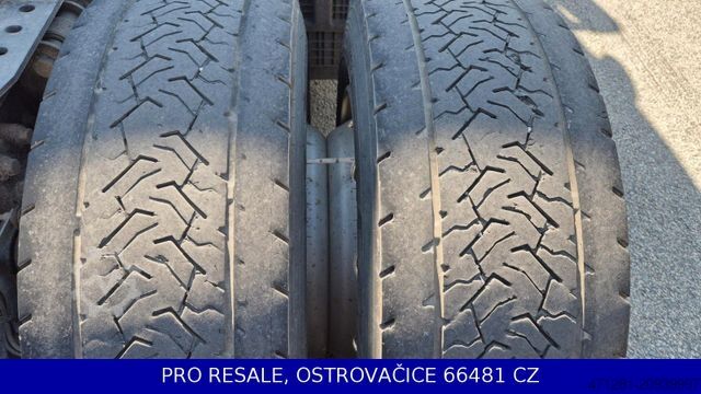 Trator de grande volume FORD F - MAX 1850 MEGA EURO6 + NAVI