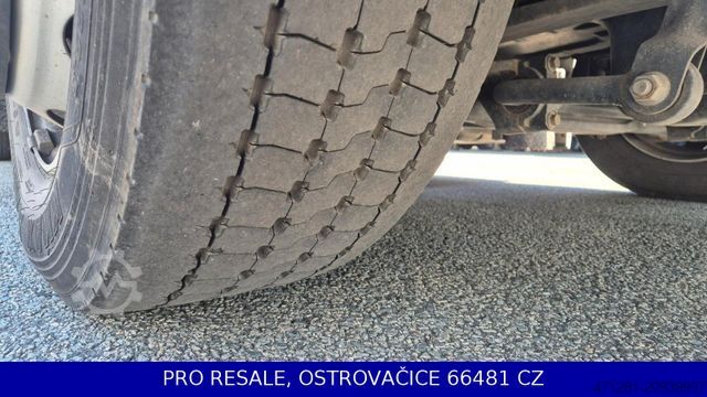 Trator de grande volume FORD F - MAX 1850 MEGA EURO6 + NAVI