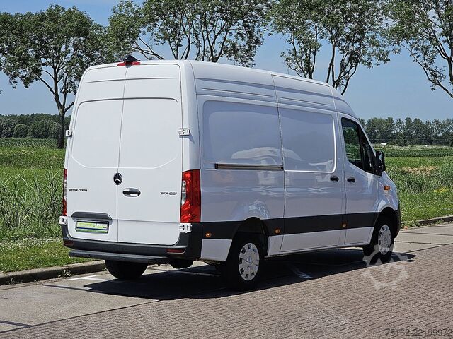 Bestelauto MERCEDES-BENZ SPRINTER 317 L2H2 LED Mbux10 AC!
