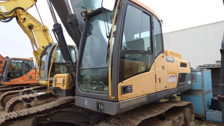 Hidrolik paletli ekskavatör VOLVO EC250DNL