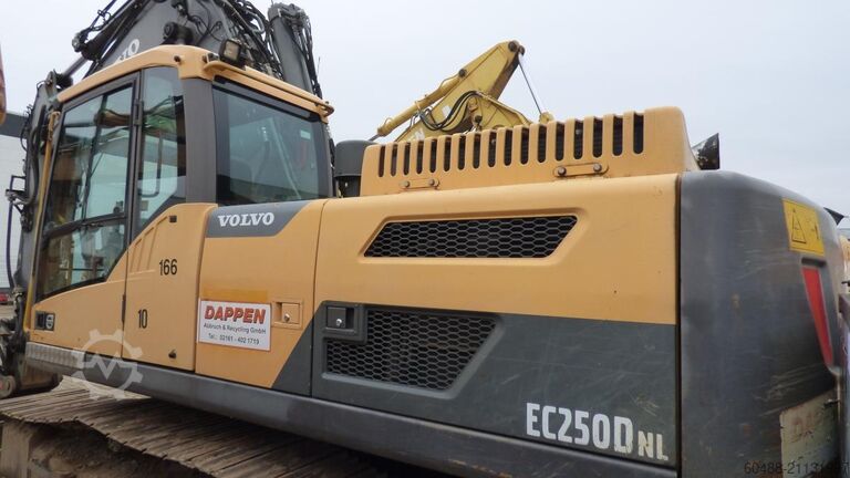 Hidrolik paletli ekskavatör VOLVO EC250DNL