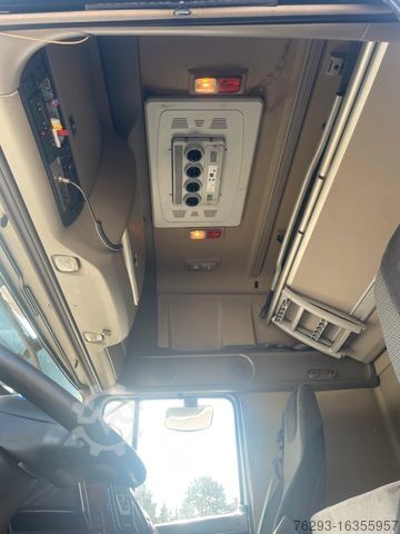 Standaard trekker DAF XF 105.460 mit 16-Gang Handschaltung