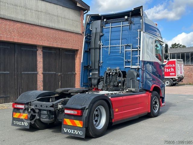 Gevaarlijke stoffen vrachtwagen VOLVO FH460 Glob. Schubbodenhydr. ACC Lane Guard ADR