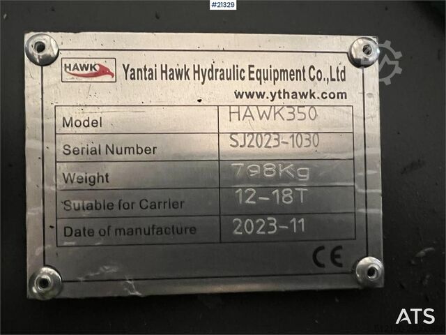 Fendeuse de bûches Yantai Hawk 350 avec accessoire S60 Yantai hawk 350 woodcutter w/ s60 attachment