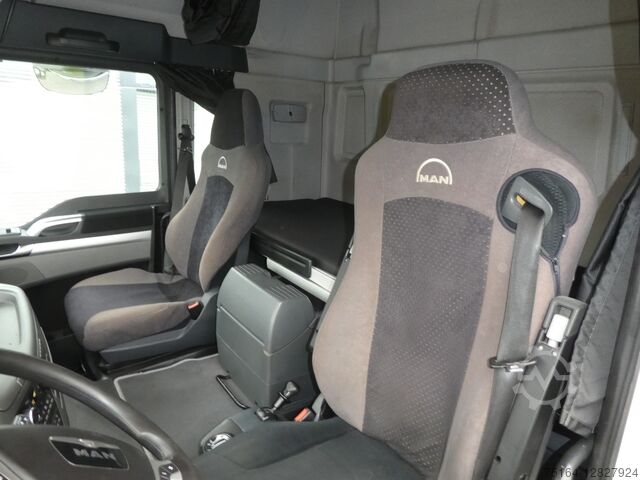 Hookloader MAN 26.440 6x2 BL mit Lenkachse