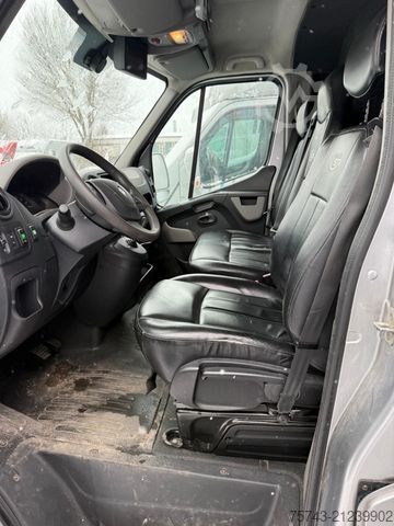 Livestock transporter RENAULT Master STX Haras 3 Sitzer