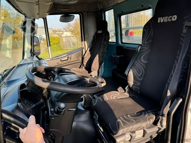 Autolaadkraan IVECO Trakker AD 260 Fassi F135a