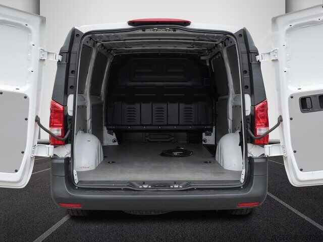 Customized van Mercedes-Benz eVito 111 KA,lang,2 Sitzer,Heckflügeltüren