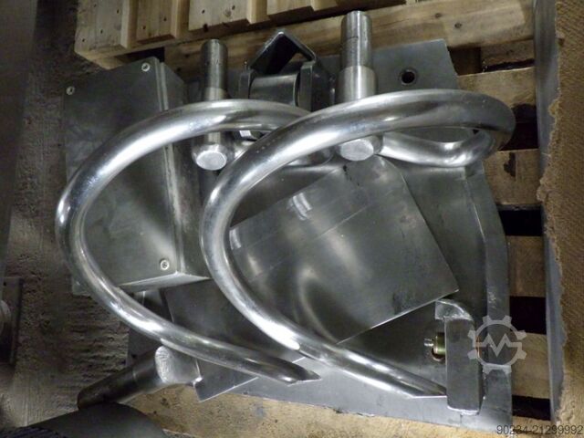 Használt rozsdamentes acél Grieser VPL 350 típusú planetáris keverő keverőedényekkel. GRIESER VPL 350